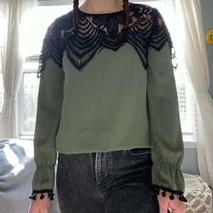 👚 THREE FOR $25 Olive green boohoo long sleeve